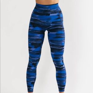 Alphalete surface pocket leggings